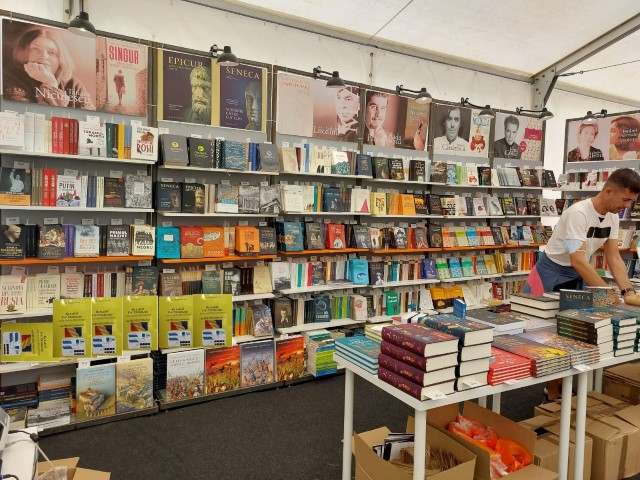 Gaudeamus targul de carte in 8 decembrie 2022  la Romexpo ..jpg