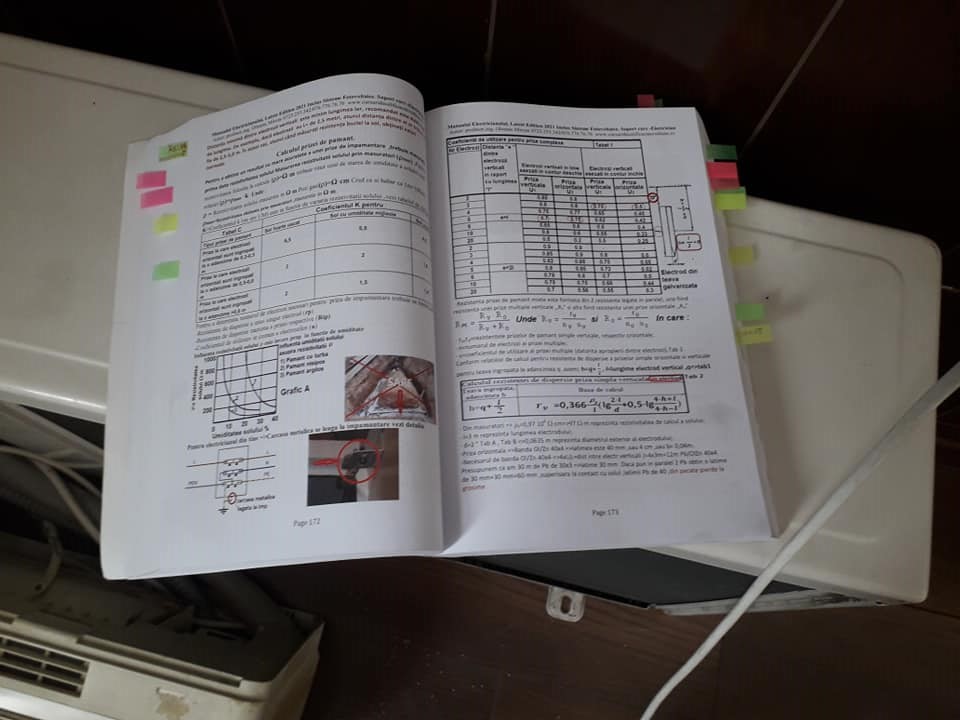 manualul electricianului.jpg