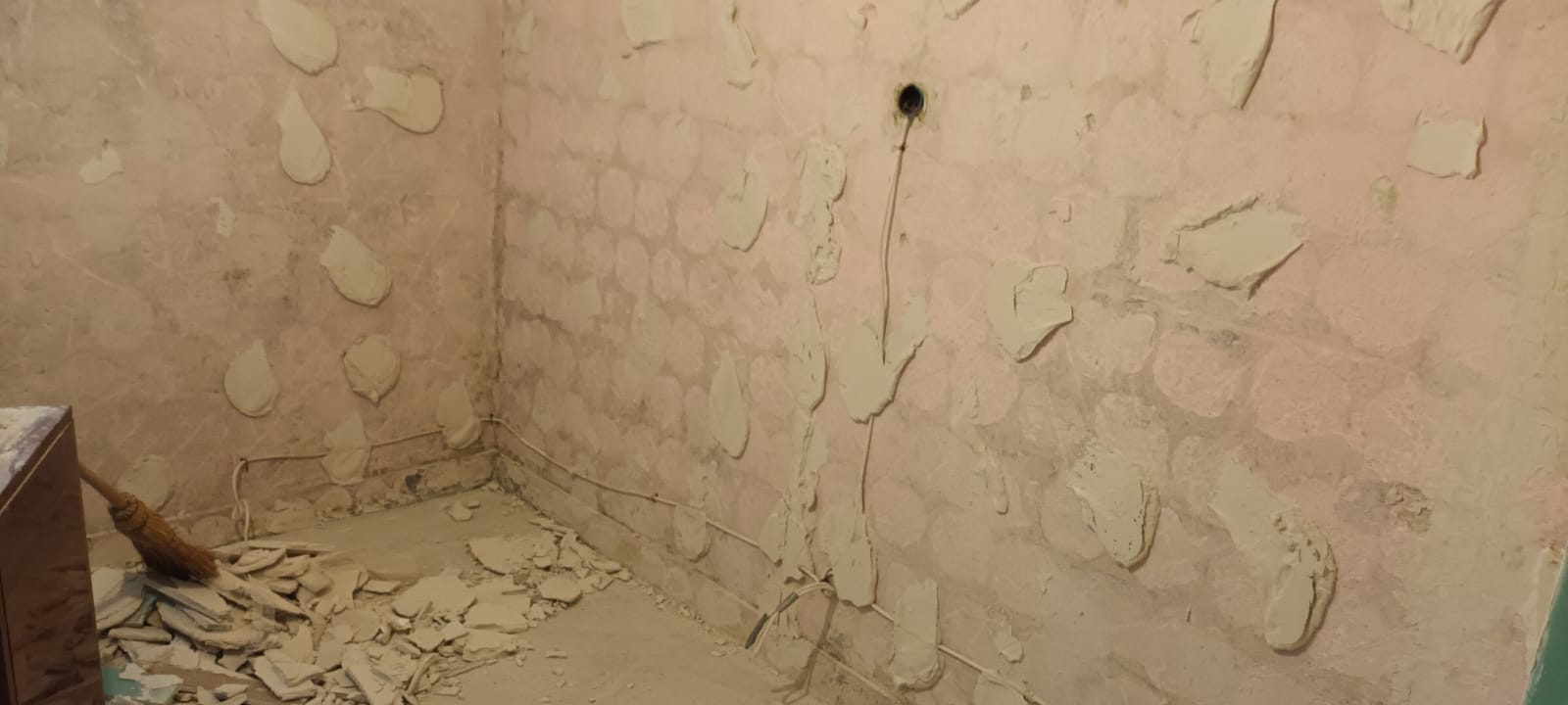 Circuite de priza facute de un geniu.jpg