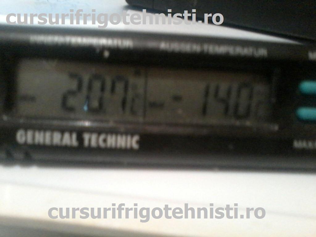 Termometrul negru in -14 C (Custom).JPG