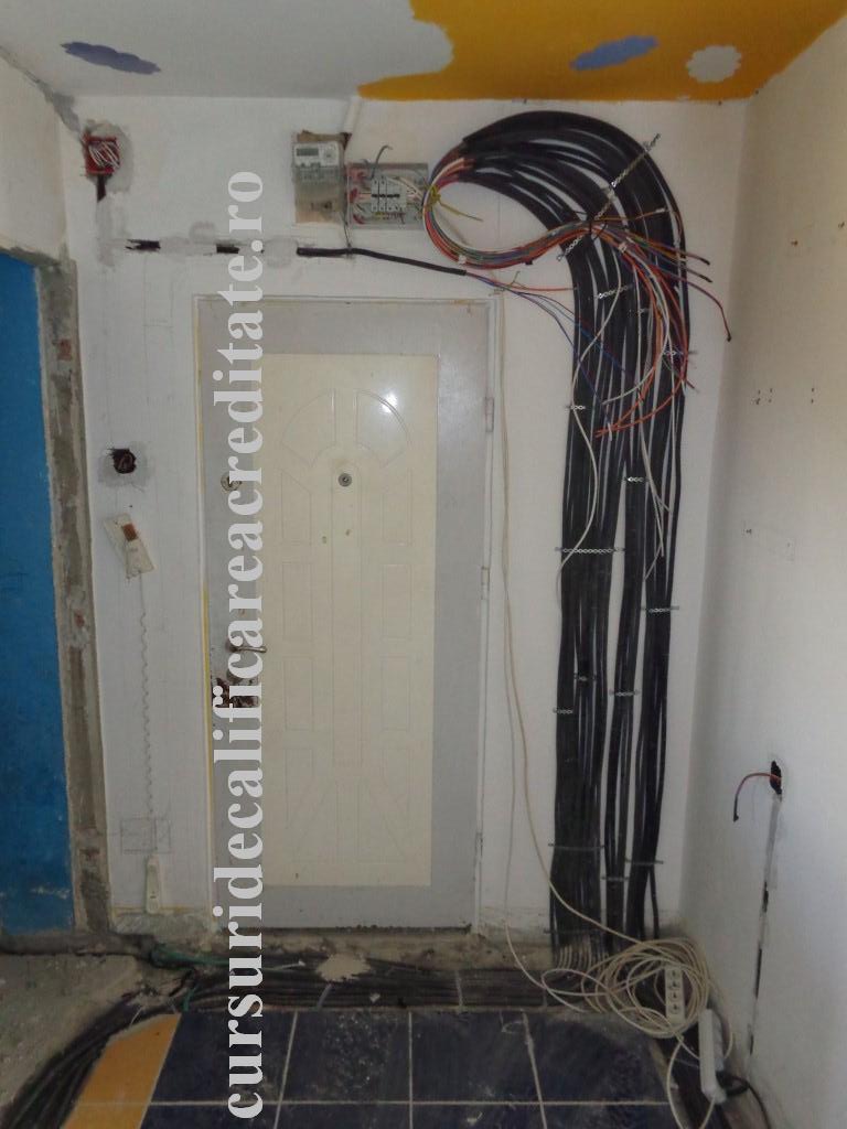 Prea multe circuite (apartament 3 camere) (Medium).JPG