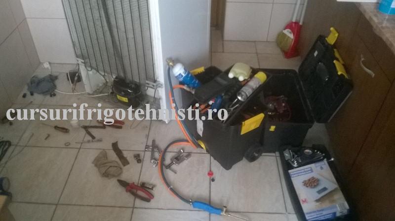 Frigider Arctic stricat de altii.JPG