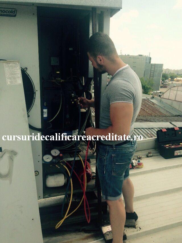 chiller cu 2 Circuite si 4 comp 2 comp pe circuit.JPG