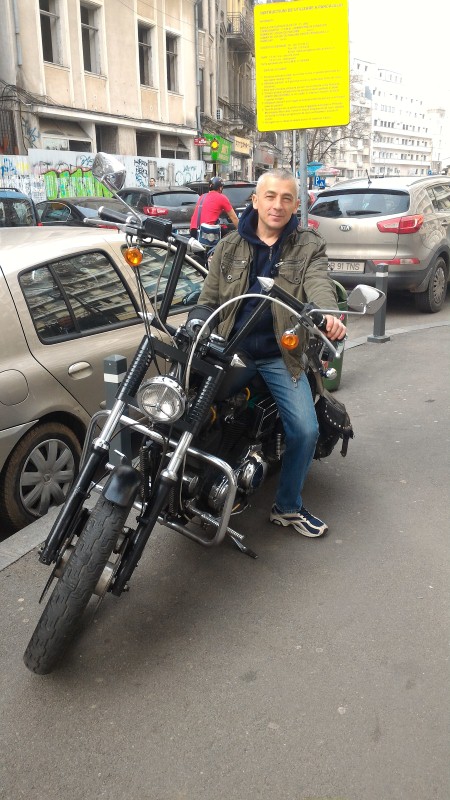 Ma simt liber pe motor.jpg