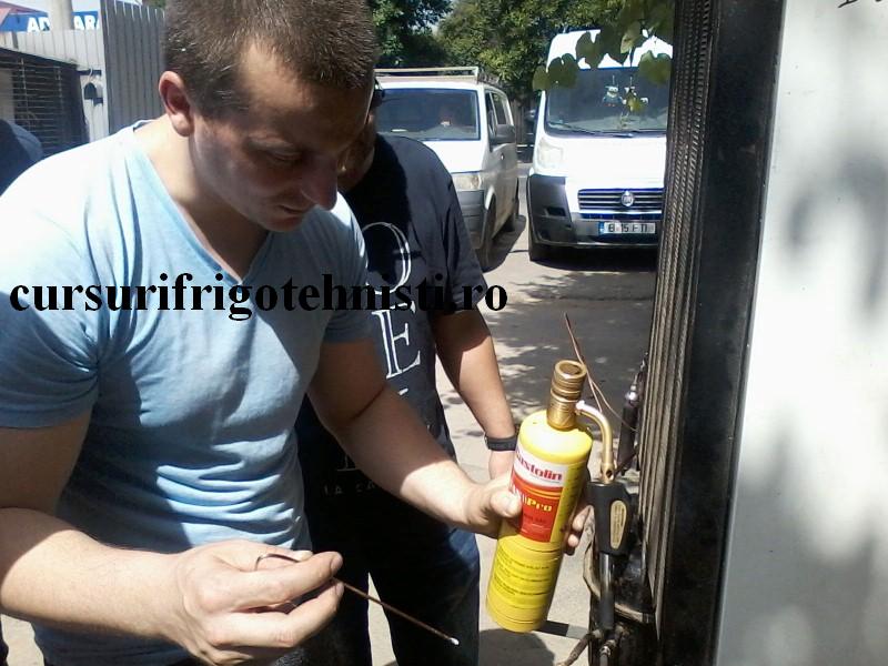 Ionut face prima argintare.jpg