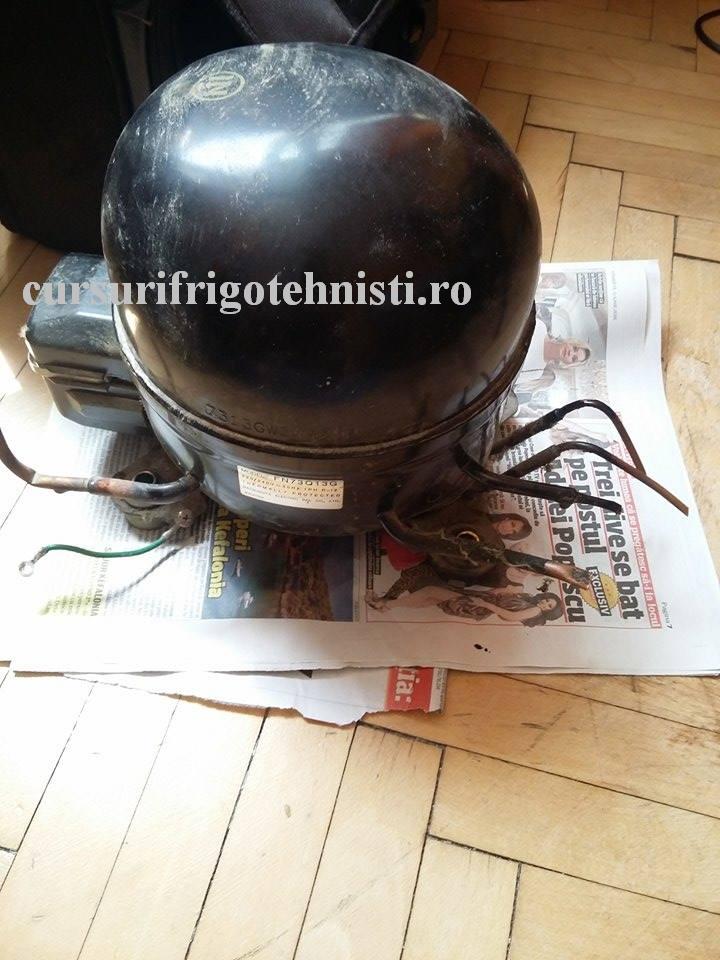 compresorul frigiderului.jpg