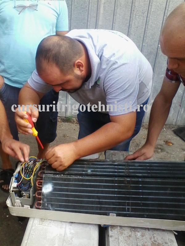 demontare placa electronica.jpg