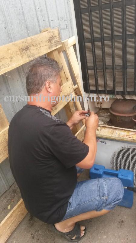 Sandu fluiera a paguba ,compresorul nu are compresie (Custom).JPG
