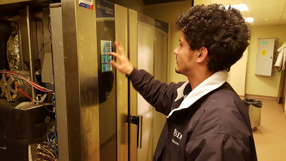 Adrian Tanase la interventie.jpg