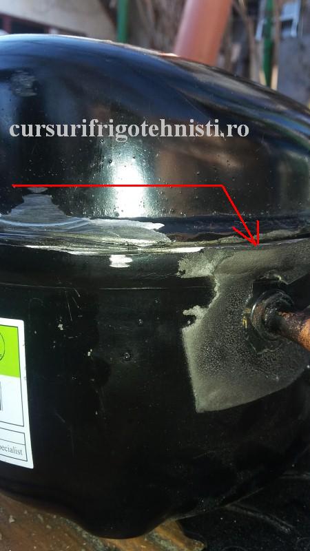 Pe aici am polizat sa scot capacul.jpg