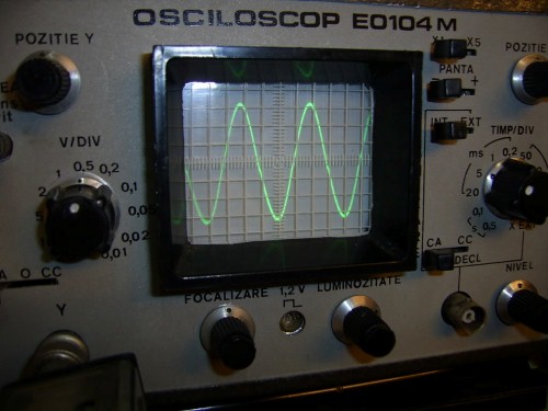 Sinusoida pura vizualizata pe osciloscop Made in Romania.jpg