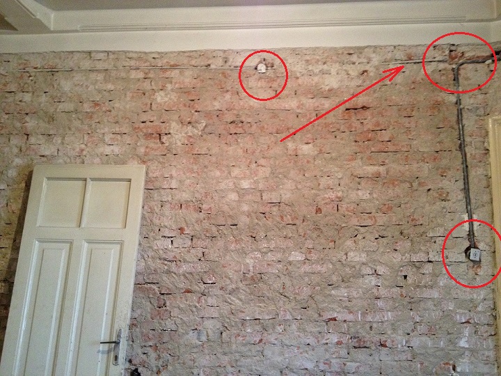 casa de la tara circuit de lumina si intrerupator zidarie din  caramida cu pamant.jpg