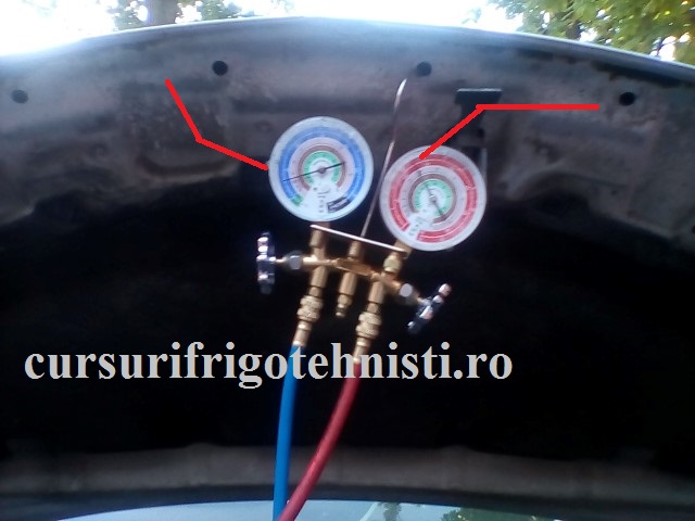 Baterie manometre  presiune joasa arata  2 bari presiune inalta 10.jpg