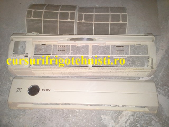 unitatea interna Akai dezmembrata pentru servisat (Small).jpg