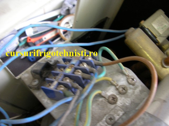 Regleta legaturi electrice aer conditionat mistral (Small).jpg