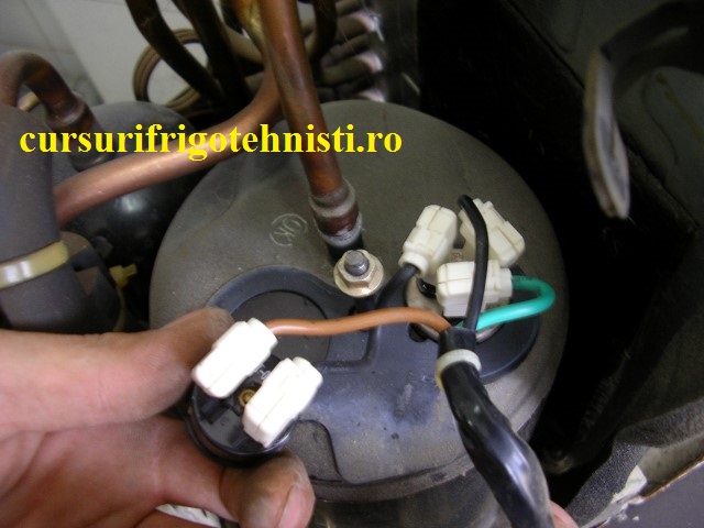 compresorul 12000 btu  legaturi electrice (Small).jpg
