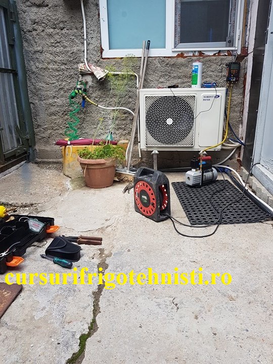 Unitate externa la servisat.jpg