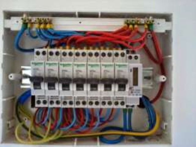 alt tablou electric 7 circuite cu bipolare am muncit dupa altii (Small).jpg