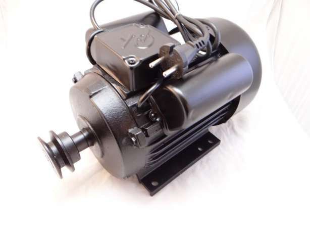 Motor asincron monofazic 2,2 KW 220 V.jpg