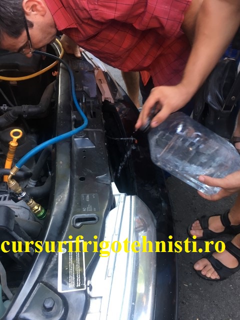 Aplicam supra racirea cu ajutorul apei.JPG