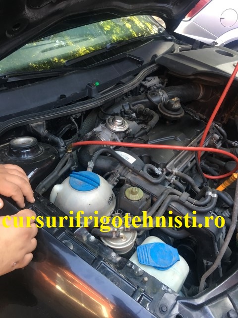 remontat valve presiune inalta si presiune joasa si termometru la bord.JPG