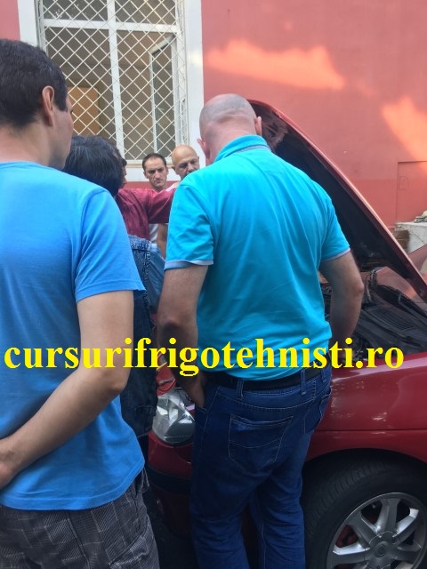 renault ii masuram presiunile aerului conditionat.JPG
