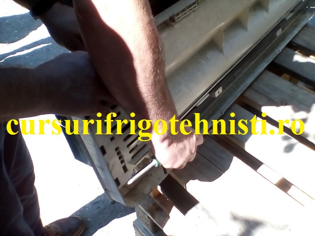 Demontare baleiaj unitate interna.jpg