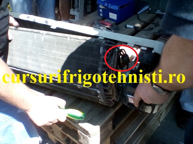 unitate interna 18000 btu cu capilarele in interior.jpg