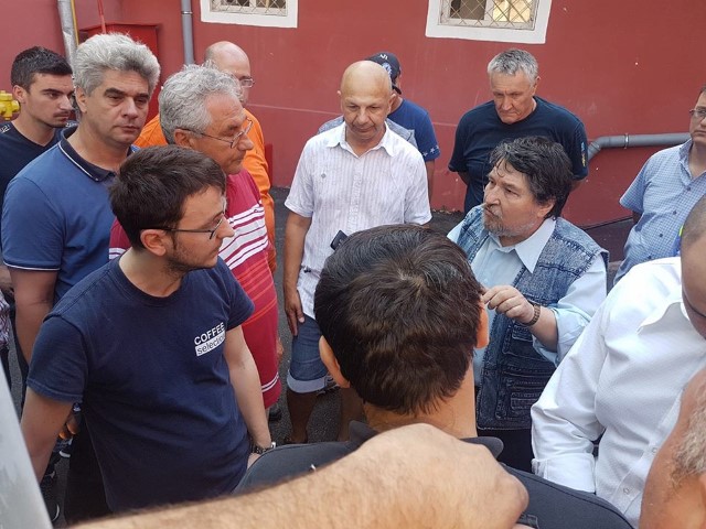 Poza aer conditionat domnul profesor ne explica componentele.jpg