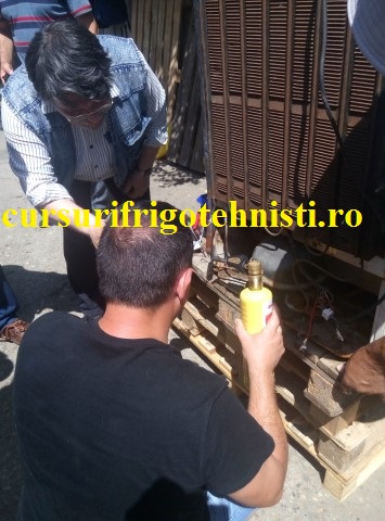 Invatam sa argintam cu mapp gazul si electrozi de argint refacem traseul frigorific.jpg