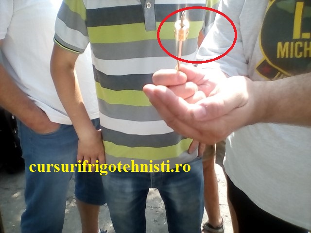 Dispozitiv extras supape sub presiune nu este cel de auto.jpg