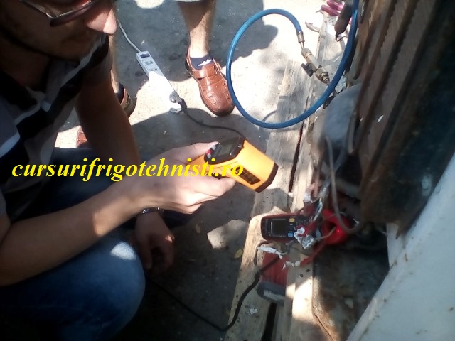 Termometru laser masuram temperatura cu care iese condensul din condensator.jpg