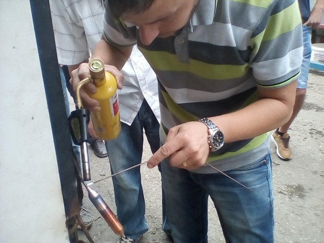 Sudura argintare cu mapp-gazul frigider R134.jpg