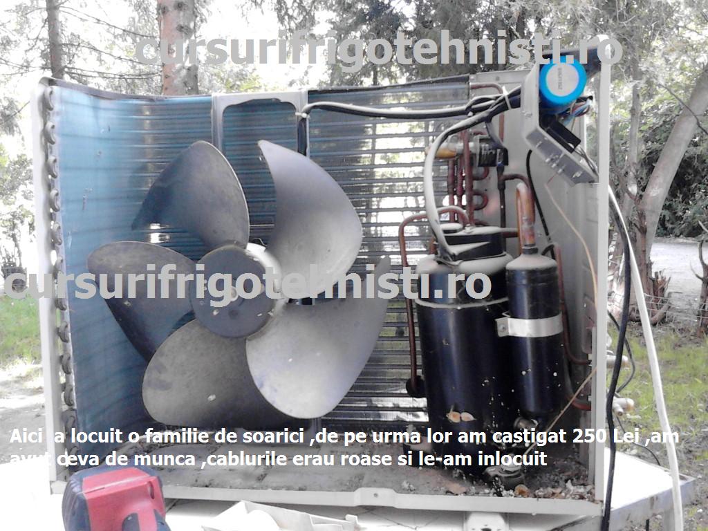 pentru aia mici vana cu 4 cai si condensatorul de pornire compresor.jpg