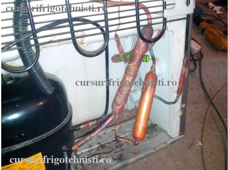 Sa gandesti tu si sa aplici ce ai invatat supraracirea lichidului folosind ce ai in galeata de troace.JPG