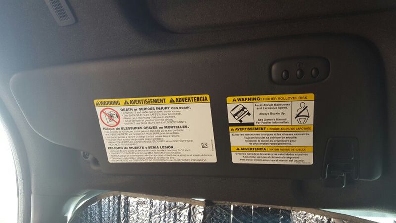 Pe sub capota avertizare ca este inflamabil refrigerantul auto.jpg