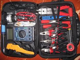 trusa de electrician luata din talcioc.jpeg