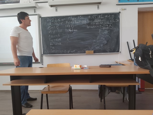 Curentul de pornire motor asincron trifazic Ip 29 A Claudiu la tabla.jpg