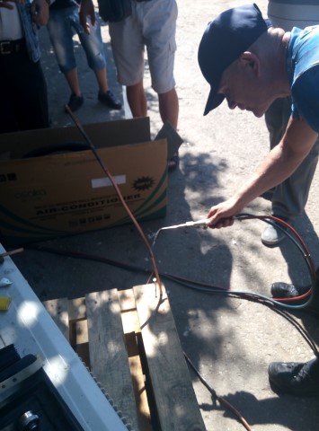 Alt coleg la rand sa invete sa sudeze un viitor traseu frigorific.jpg