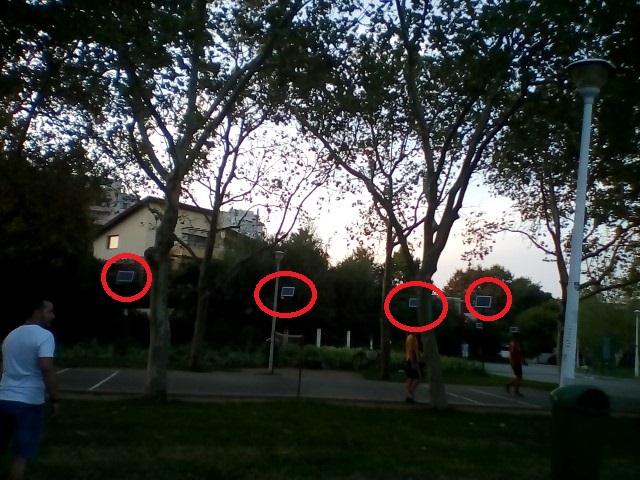 Pentru colegii incepatori am marcat panourile Stalpi de iluminat cu panouri fotovoltaice senzor de crepuscul si lampi led.jpg