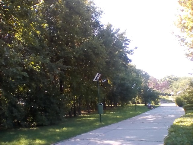 tot panou fotovoltaic care nu are insolatie , sta la umbra.jpg