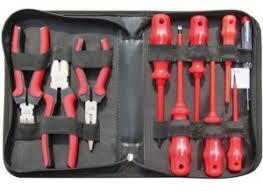 trusa de electrician din targ patenti izolati si surubelnite izolate U=750V.jpg