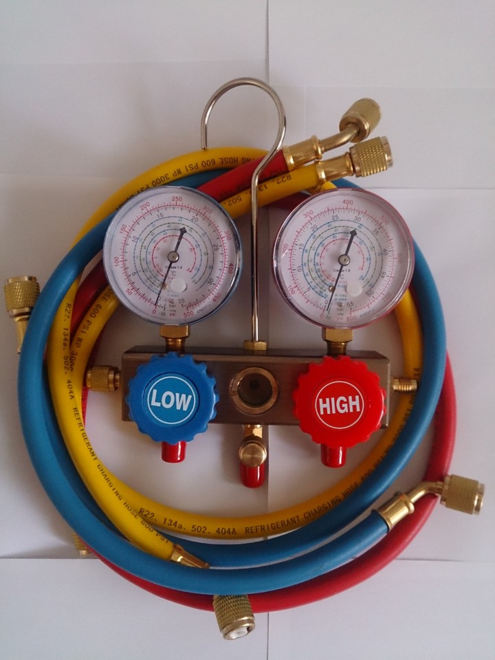 baterie cu 2-manometre freon r134a r410a r22 r404 r134a.jpg