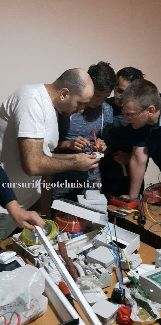 Am invatat cum sa manevram un aparat de masura.jpg