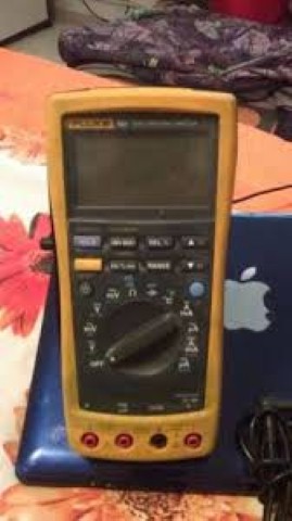 multimetru digital tensiune intensitate rezistenta merge pana la 10A (Small).jpg