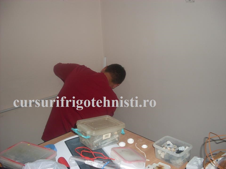 Legam priza masinii de spalat P=2KW prevazuta cu disjunctor diferential 16A 30mA.jpg