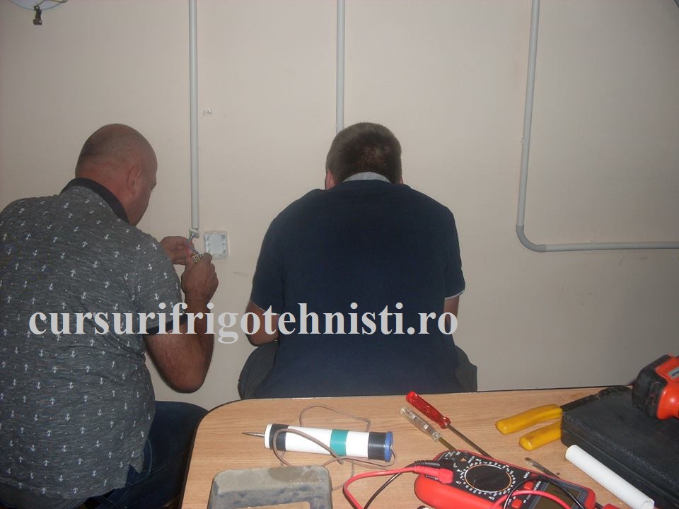 legaturi  prize U=230V I=16A.jpg