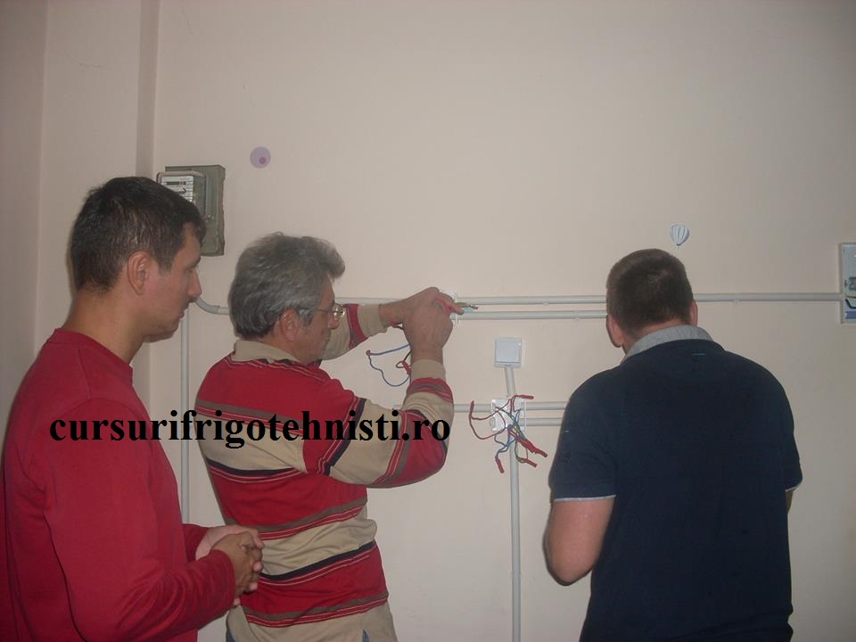 legaturi electrice circuite de lumina si priza.jpg