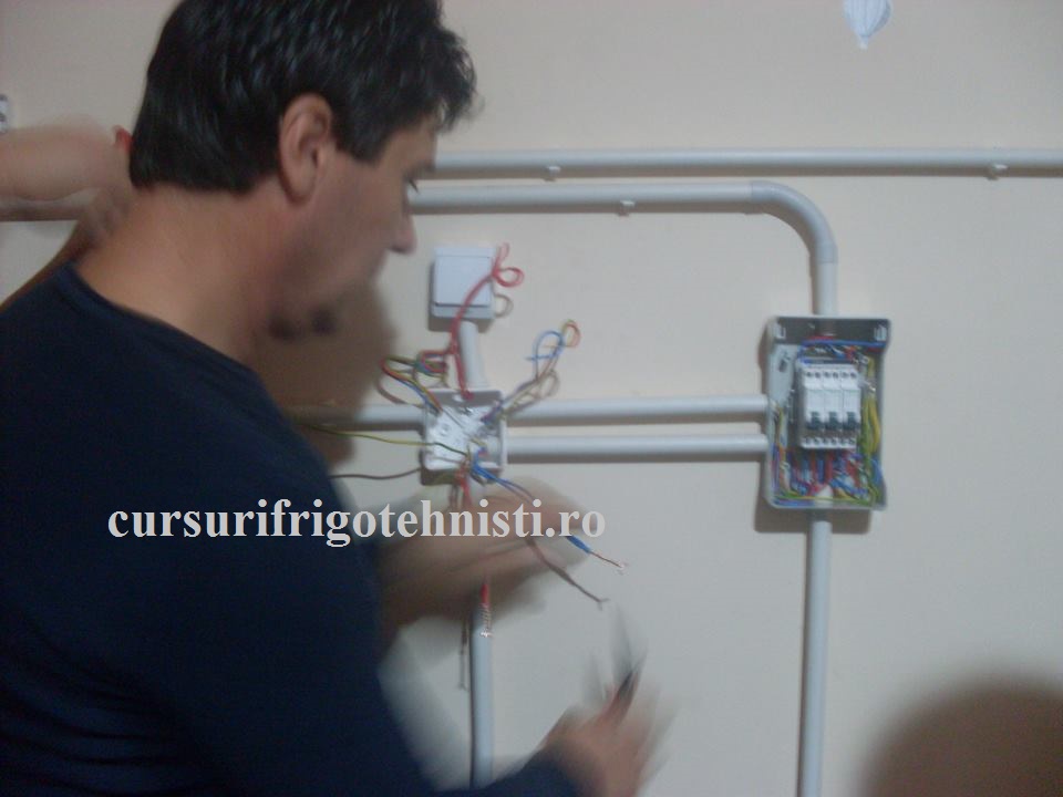 tablou electric cu 3 circuite 6A lumina 16A circuit de priza 16A masina de spalat.jpg