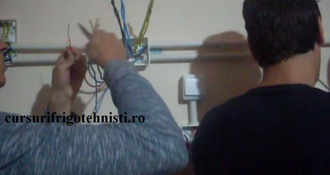 tot legaturi electrice in doze.jpg